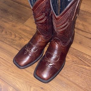 Mens size 7.5 cow leather boots brown
